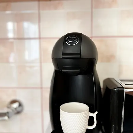 Front Door Hall 公寓