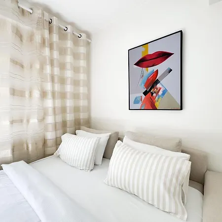 Front Door Hall 公寓 *